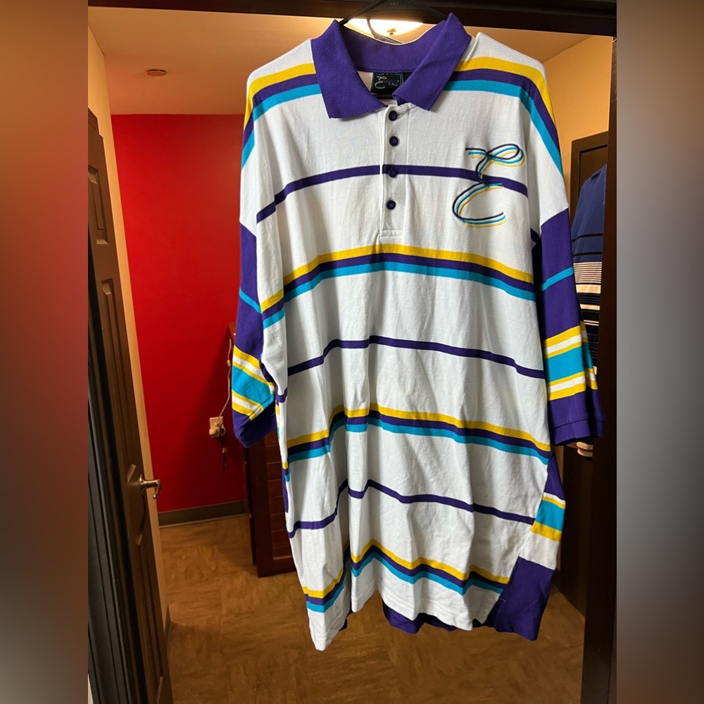 Evolution Collared Shirt Used Excellent Condition 💜🤍💙💛👕